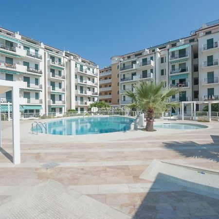 Residence El Palmar Da Colla Лідо-ді-Єзоло Екстер'єр фото