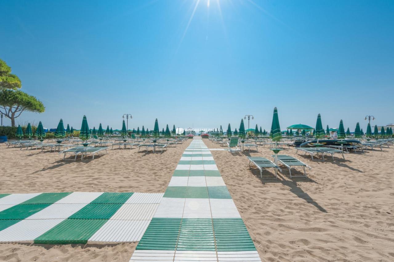 Residence El Palmar Da Colla Лідо-ді-Єзоло Екстер'єр фото