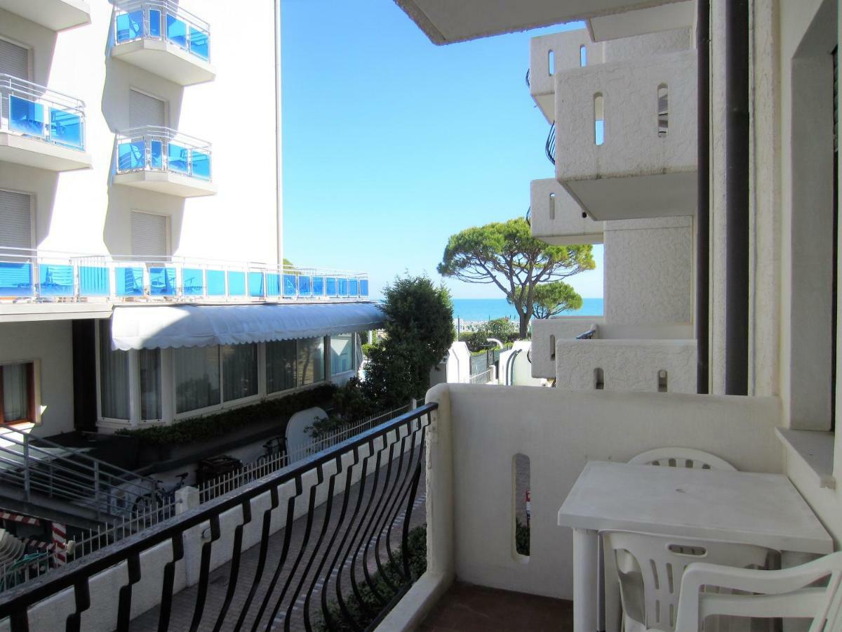 Residence El Palmar Da Colla Лідо-ді-Єзоло Екстер'єр фото
